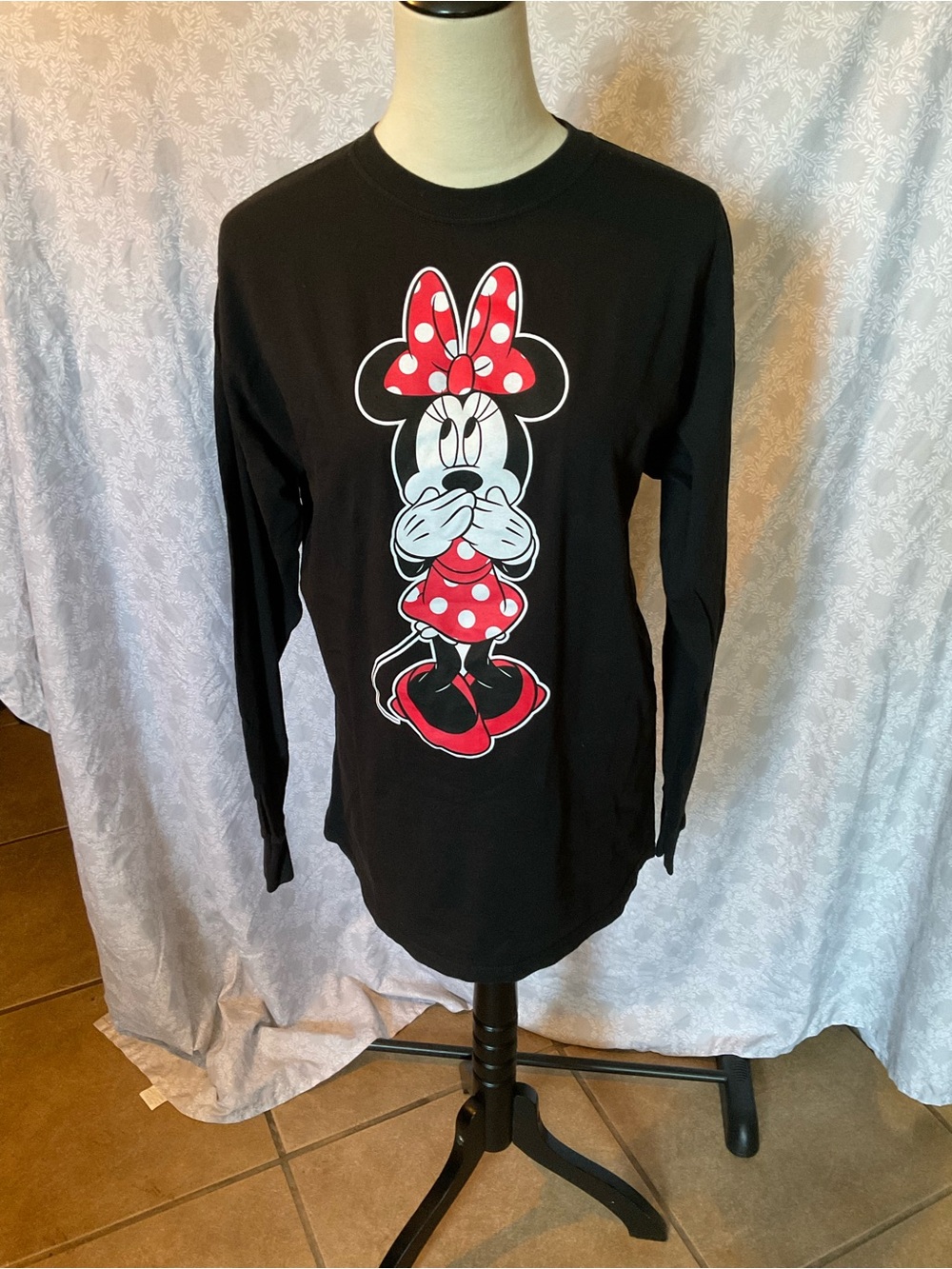 Disney Minnie Mouse Polka Dot Bow Graphic Tee - Black & Red